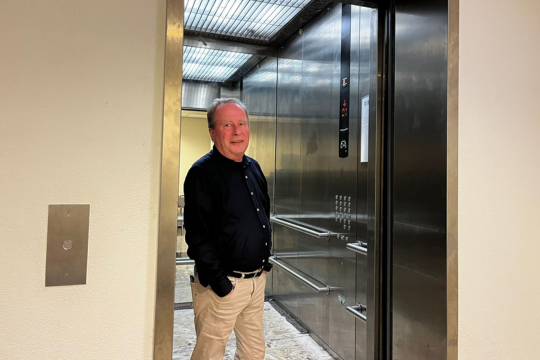 Talk in the elevator: Cock Talk in the elevator: Cock