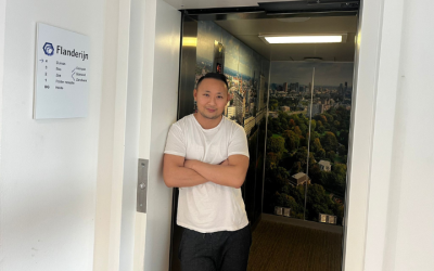 Flanderijn serie 'Talk in an elevator' ontmoet Shu Hong Tong!